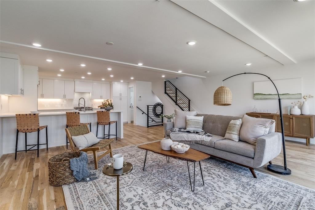 4701 San Jacinto Street #103, Dallas, TX 75204, 2 Bedrooms Bedrooms, ,2 BathroomsBathrooms,Residential,For Sale,4701 San Jacinto Street,0,21019577