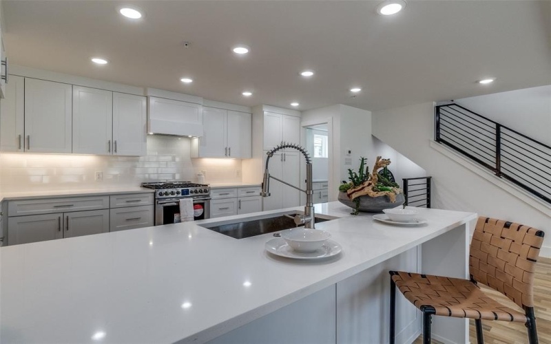 4701 San Jacinto Street #103, Dallas, TX 75204, 2 Bedrooms Bedrooms, ,2 BathroomsBathrooms,Residential,For Sale,4701 San Jacinto Street,0,21019577