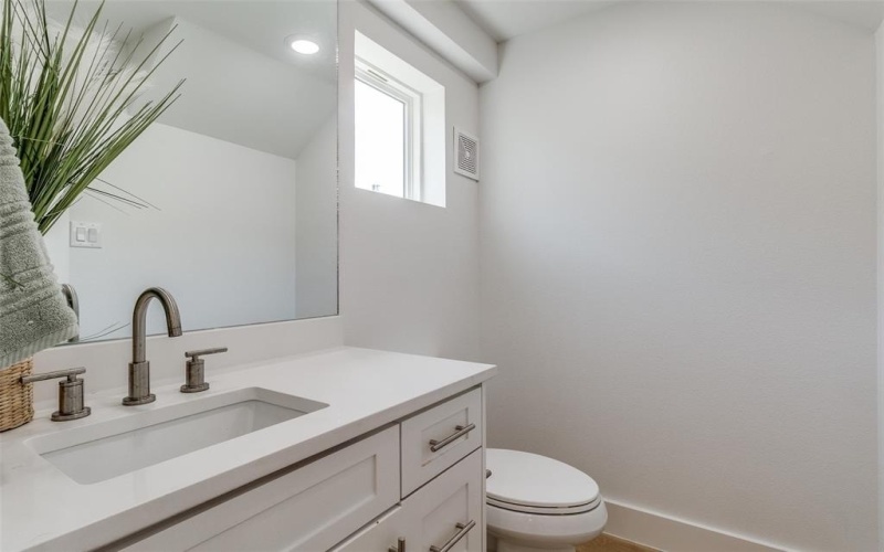 4701 San Jacinto Street #103, Dallas, TX 75204, 2 Bedrooms Bedrooms, ,2 BathroomsBathrooms,Residential,For Sale,4701 San Jacinto Street,0,21019577