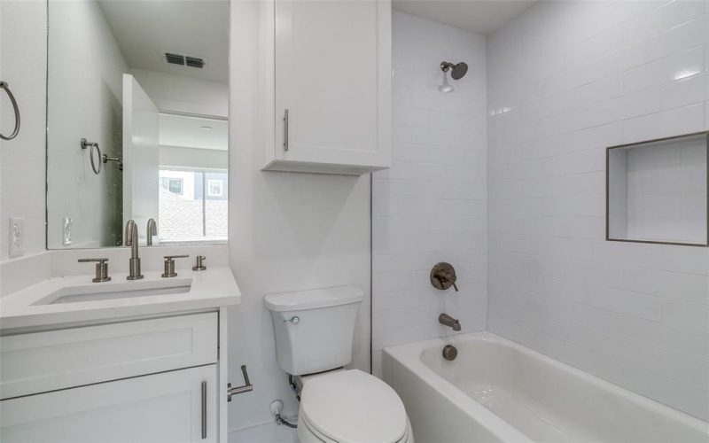 4701 San Jacinto Street #103, Dallas, TX 75204, 2 Bedrooms Bedrooms, ,2 BathroomsBathrooms,Residential,For Sale,4701 San Jacinto Street,0,21019577