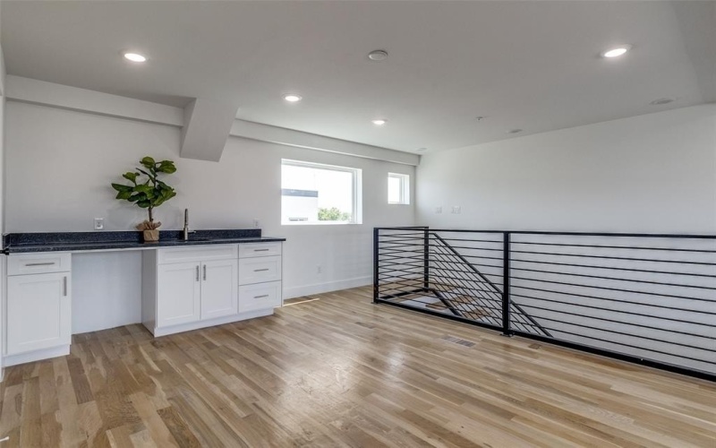 4701 San Jacinto Street #103, Dallas, TX 75204, 2 Bedrooms Bedrooms, ,2 BathroomsBathrooms,Residential,For Sale,4701 San Jacinto Street,0,21019577