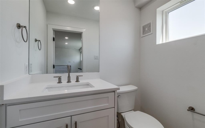 4701 San Jacinto Street #103, Dallas, TX 75204, 2 Bedrooms Bedrooms, ,2 BathroomsBathrooms,Residential,For Sale,4701 San Jacinto Street,0,21019577