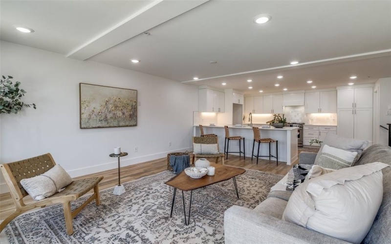 4701 San Jacinto Street #103, Dallas, TX 75204, 2 Bedrooms Bedrooms, ,2 BathroomsBathrooms,Residential,For Sale,4701 San Jacinto Street,0,21019577