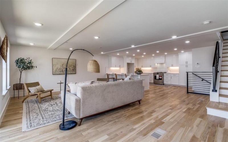 4701 San Jacinto Street #103, Dallas, TX 75204, 2 Bedrooms Bedrooms, ,2 BathroomsBathrooms,Residential,For Sale,4701 San Jacinto Street,0,21019577