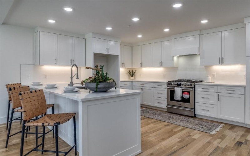 4701 San Jacinto Street #103, Dallas, TX 75204, 2 Bedrooms Bedrooms, ,2 BathroomsBathrooms,Residential,For Sale,4701 San Jacinto Street,0,21019577