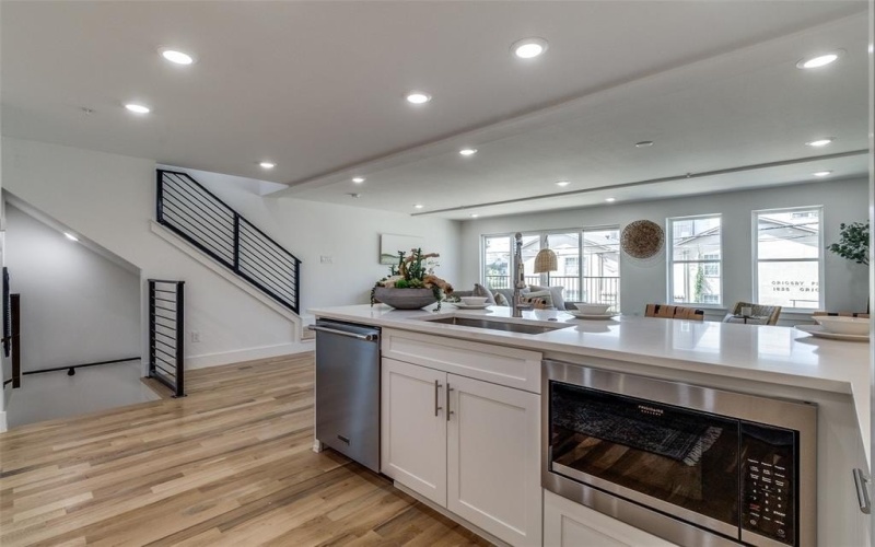 4701 San Jacinto Street #103, Dallas, TX 75204, 2 Bedrooms Bedrooms, ,2 BathroomsBathrooms,Residential,For Sale,4701 San Jacinto Street,0,21019577