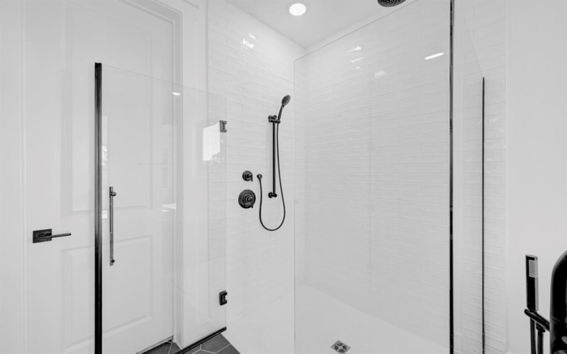 2606 Waverly Drive, Wylie, TX 75098, 5 Bedrooms Bedrooms, ,5 BathroomsBathrooms,Residential,For Sale,2606 Waverly Drive,0,21019603