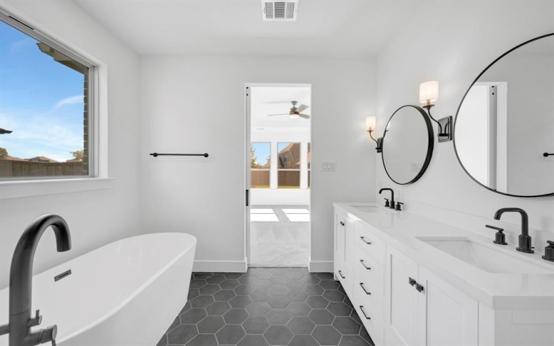 2606 Waverly Drive, Wylie, TX 75098, 5 Bedrooms Bedrooms, ,5 BathroomsBathrooms,Residential,For Sale,2606 Waverly Drive,0,21019603