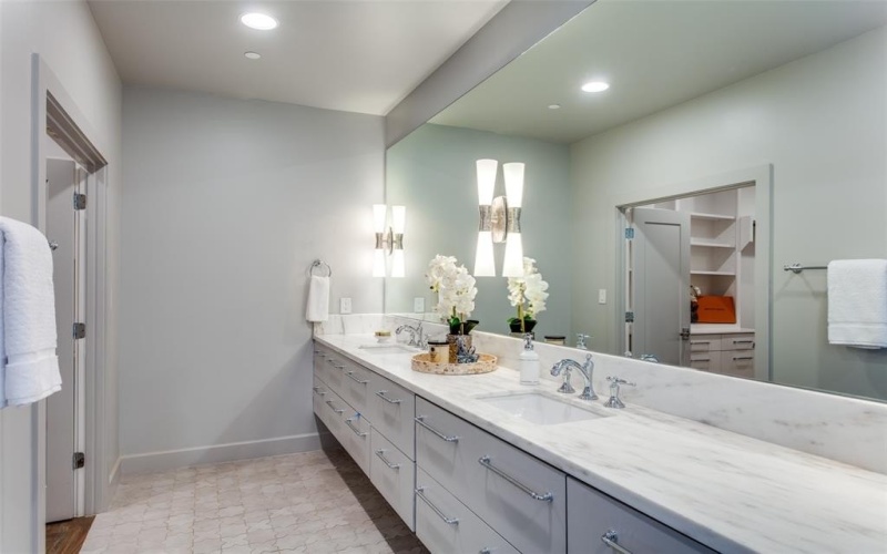 74 Cortes Drive, Westlake, TX 76262, 4 Bedrooms Bedrooms, ,5 BathroomsBathrooms,Residential,For Sale,74 Cortes Drive,0,21019771