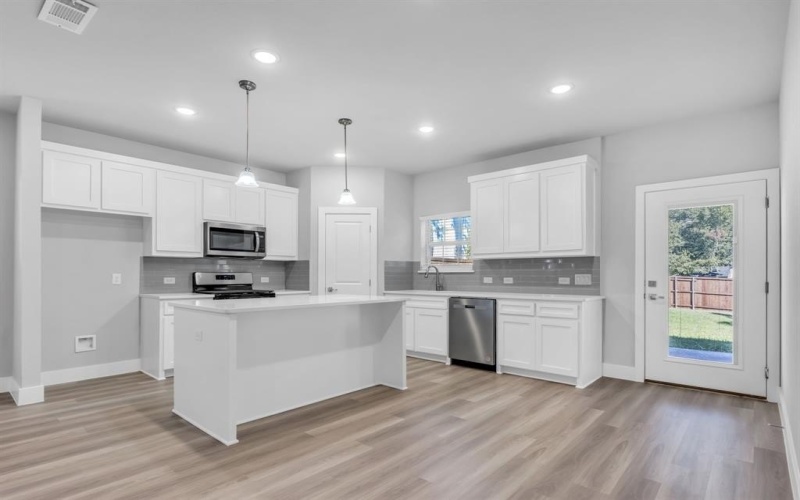 121 W Morton Street, Denison, TX 75021, 3 Bedrooms Bedrooms, ,2 BathroomsBathrooms,Residential,For Sale,121 W Morton Street,21019792