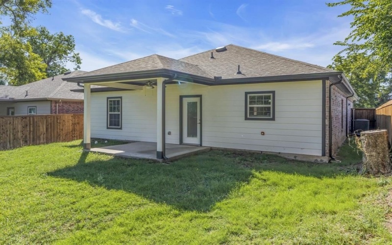 121 W Morton Street, Denison, TX 75021, 3 Bedrooms Bedrooms, ,2 BathroomsBathrooms,Residential,For Sale,121 W Morton Street,21019792