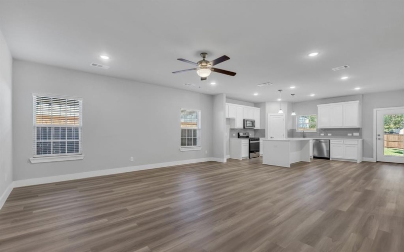 121 W Morton Street, Denison, TX 75021, 3 Bedrooms Bedrooms, ,2 BathroomsBathrooms,Residential,For Sale,121 W Morton Street,21019792