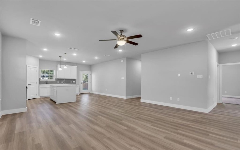 121 W Morton Street, Denison, TX 75021, 3 Bedrooms Bedrooms, ,2 BathroomsBathrooms,Residential,For Sale,121 W Morton Street,21019792