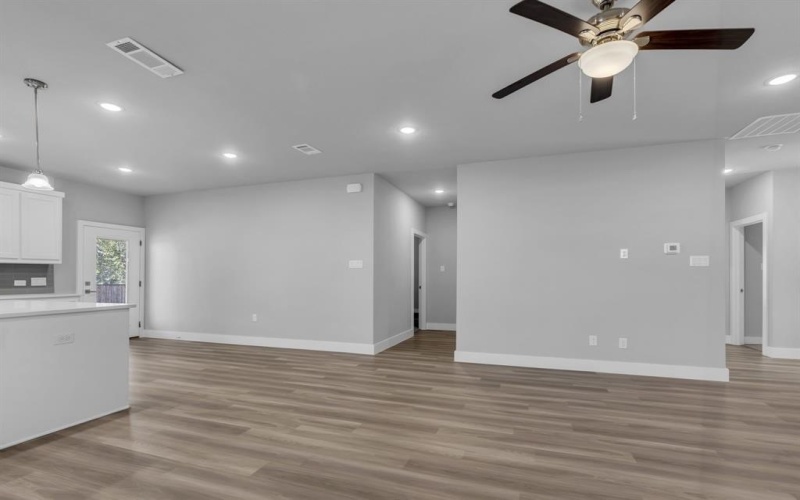 121 W Morton Street, Denison, TX 75021, 3 Bedrooms Bedrooms, ,2 BathroomsBathrooms,Residential,For Sale,121 W Morton Street,21019792