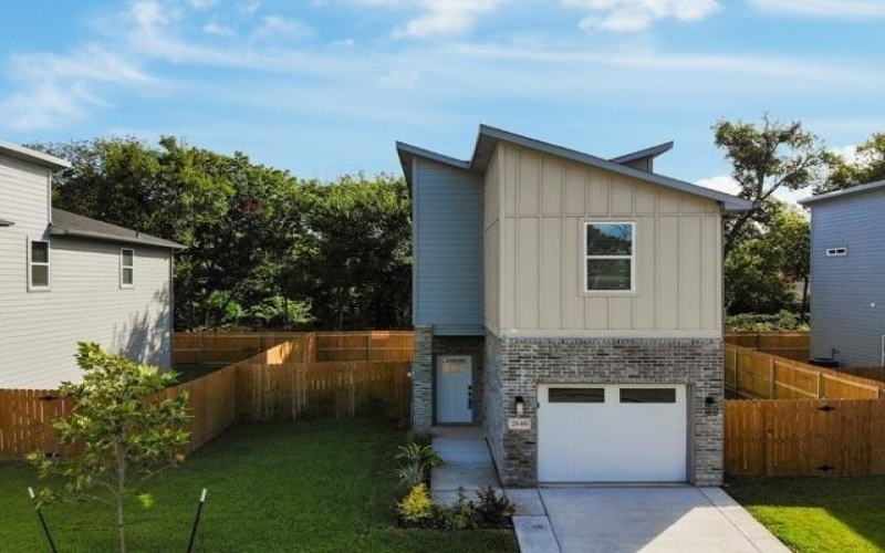 2654 Sutton Street, Dallas, TX 75210, 3 Habitaciones Habitaciones , ,2 BañosBaños,Residential,En Venta,2654 Sutton Street,21019839