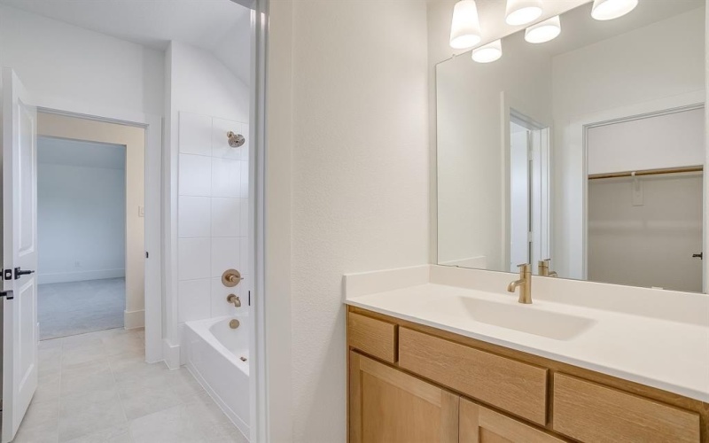 8504 Lacey Road, North Richland Hills, TX 76182, 5 Bedrooms Bedrooms, ,5 BathroomsBathrooms,Residential,For Sale,8504 Lacey Road,21019874