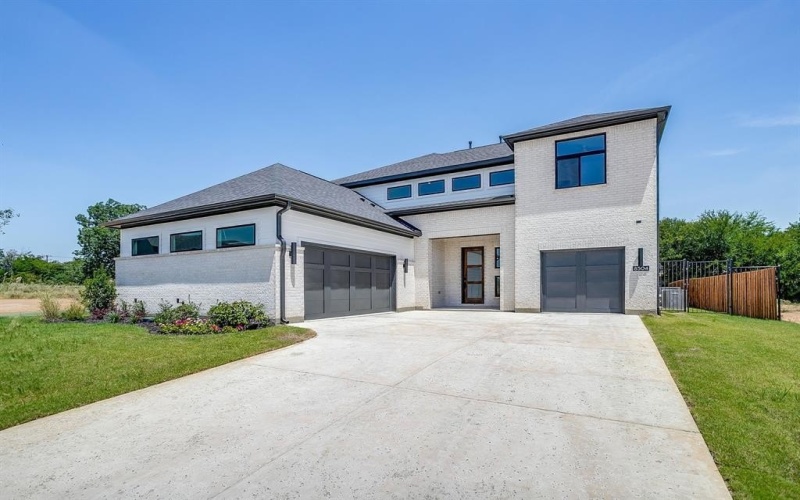 8504 Lacey Road, North Richland Hills, TX 76182, 5 Bedrooms Bedrooms, ,5 BathroomsBathrooms,Residential,For Sale,8504 Lacey Road,21019874