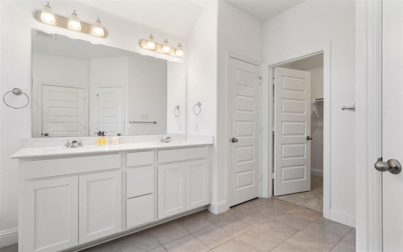 2073 Barx Drive, Little Elm, TX 75068, 4 Bedrooms Bedrooms, ,3 BathroomsBathrooms,Residential,For Sale,2073 Barx Drive,0,21019944
