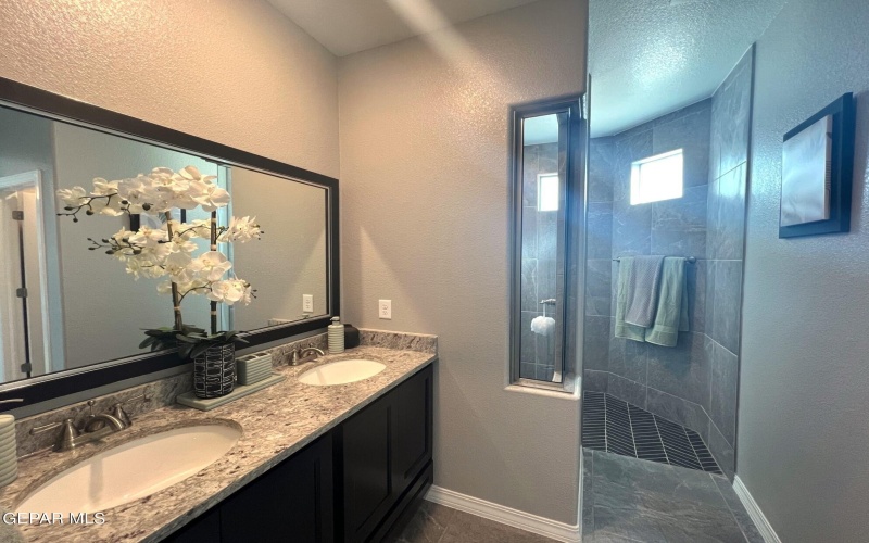 12809 de La Rosa Avenue, El Paso, TX 79928, 4 Bedrooms Bedrooms, ,1 BathroomBathrooms,Residential,For Sale,12809 de La Rosa Avenue,927607