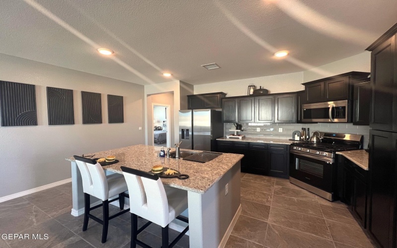 12809 de La Rosa Avenue, El Paso, TX 79928, 4 Bedrooms Bedrooms, ,1 BathroomBathrooms,Residential,For Sale,12809 de La Rosa Avenue,927607