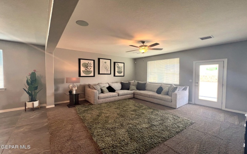 12809 de La Rosa Avenue, El Paso, TX 79928, 4 Bedrooms Bedrooms, ,1 BathroomBathrooms,Residential,For Sale,12809 de La Rosa Avenue,927607