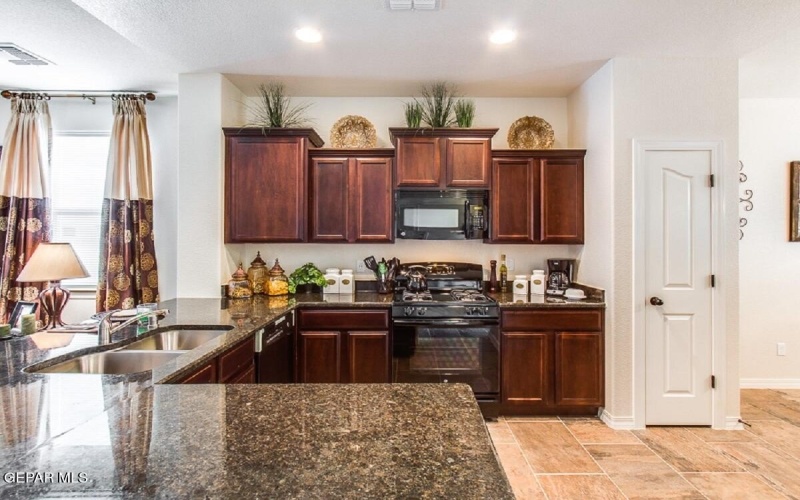 14537 Johnny Mata Drive, El Paso, TX 79938, 3 Bedrooms Bedrooms, ,1 BathroomBathrooms,Residential,For Sale,14537 Johnny Mata Drive,927609