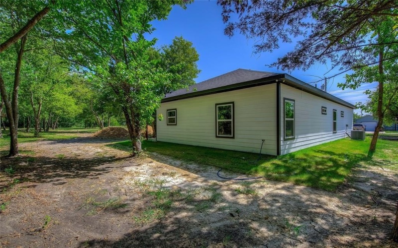 1208 Rosemary Street, Greenville, TX 75401, 3 Habitaciones Habitaciones , ,2 BañosBaños,Residential,En Venta,1208 Rosemary Street,21019319