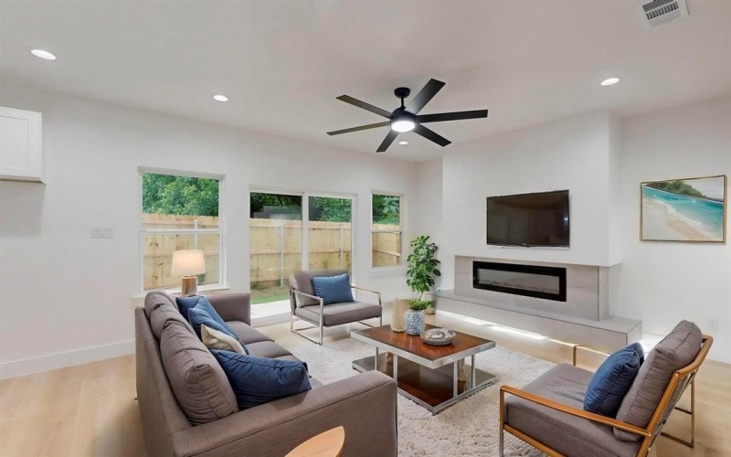 4519 Wahoo Street, Dallas, TX 75210, 3 Habitaciones Habitaciones , ,2 BañosBaños,Residential,En Venta,4519 Wahoo Street,21019420