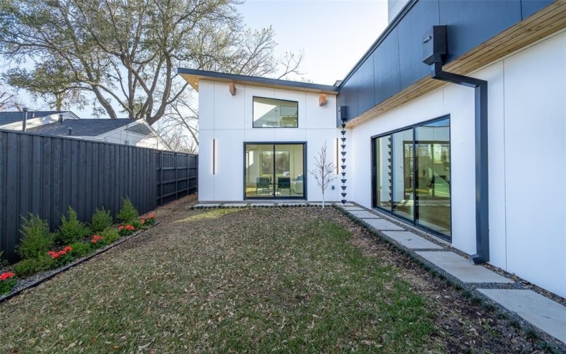 528 Bondstone Drive, Dallas, TX 75218, 5 Bedrooms Bedrooms, ,6 BathroomsBathrooms,Residential,For Sale,528 Bondstone Drive,21020324