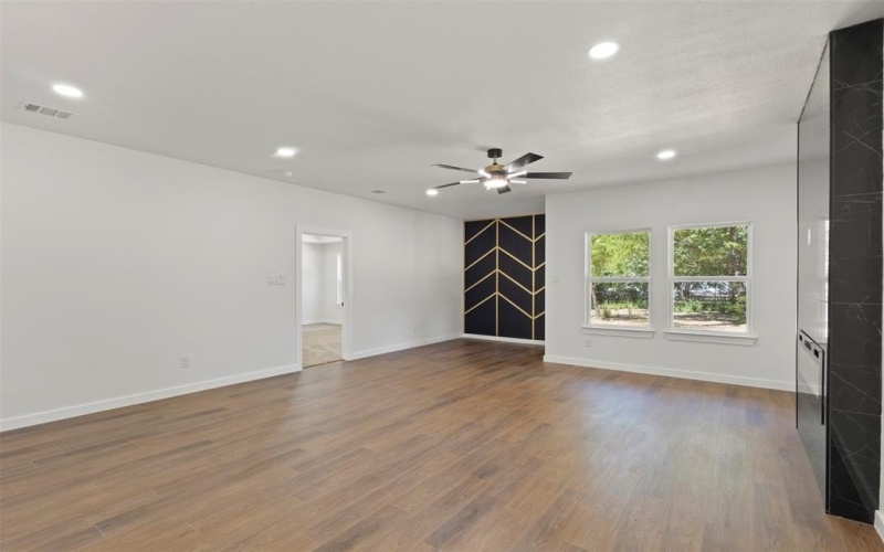 2825 Namur Street, Dallas, TX 75227, 4 Habitaciones Habitaciones , ,2 BañosBaños,Residential,En Venta,2825 Namur Street,21020718