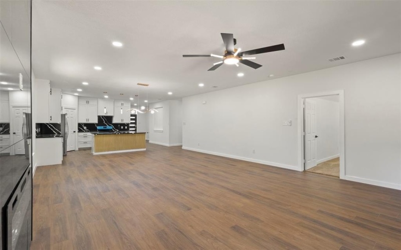 2825 Namur Street, Dallas, TX 75227, 4 Habitaciones Habitaciones , ,2 BañosBaños,Residential,En Venta,2825 Namur Street,21020718