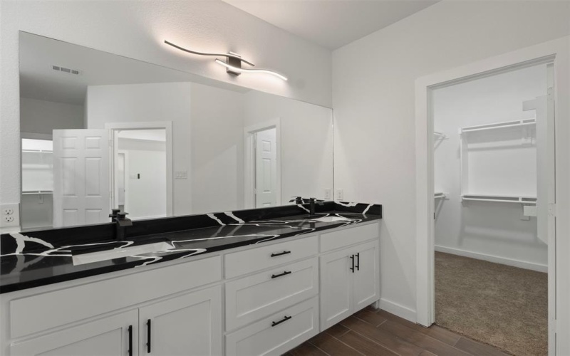 2825 Namur Street, Dallas, TX 75227, 4 Habitaciones Habitaciones , ,2 BañosBaños,Residential,En Venta,2825 Namur Street,21020718