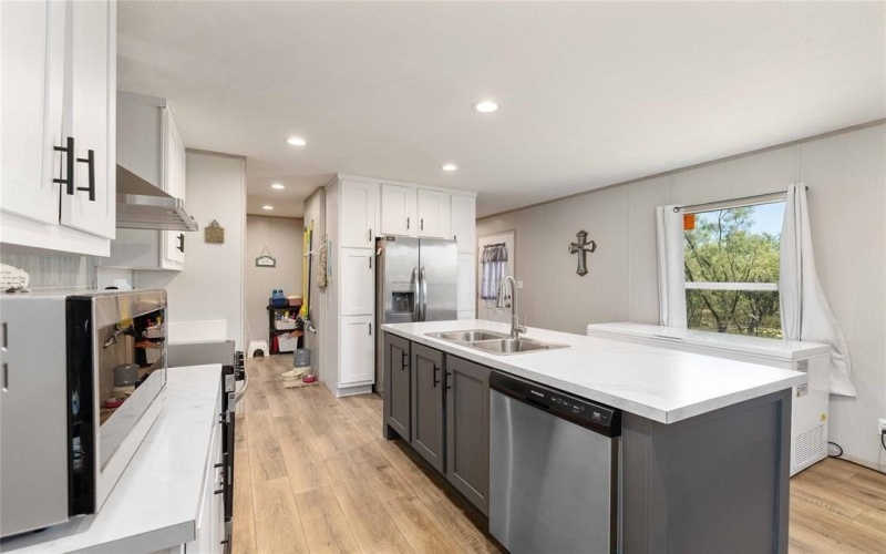 16107 County Road 211, Brookesmith, TX 76827, 9 Bedrooms Bedrooms, ,6 BathroomsBathrooms,Residential,For Sale,16107 County Road 211,21020726