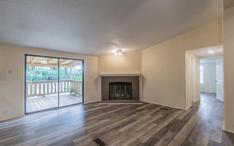1708 Billie Drive, Weatherford, TX 76085, 3 Bedrooms Bedrooms, ,2 BathroomsBathrooms,Residential,For Sale,1708 Billie Drive,0,21001631
