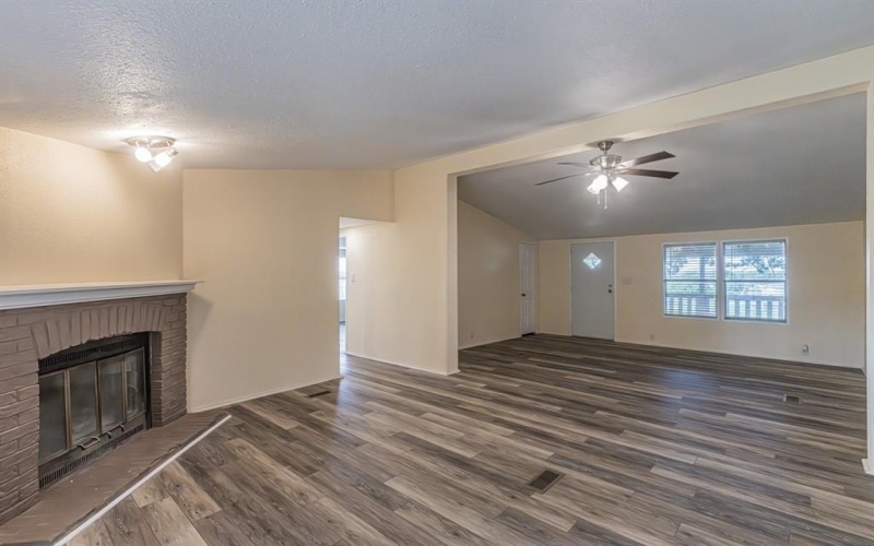 1708 Billie Drive, Weatherford, TX 76085, 3 Bedrooms Bedrooms, ,2 BathroomsBathrooms,Residential,For Sale,1708 Billie Drive,0,21001631