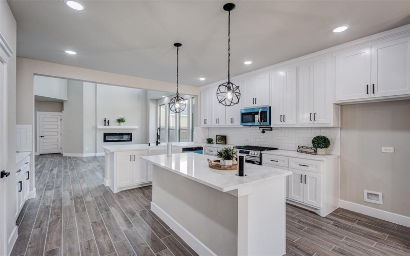 408 Larry Drive, Irving, TX 75060, 5 Bedrooms Bedrooms, ,3 BathroomsBathrooms,Residential,For Sale,408 Larry Drive,21020894