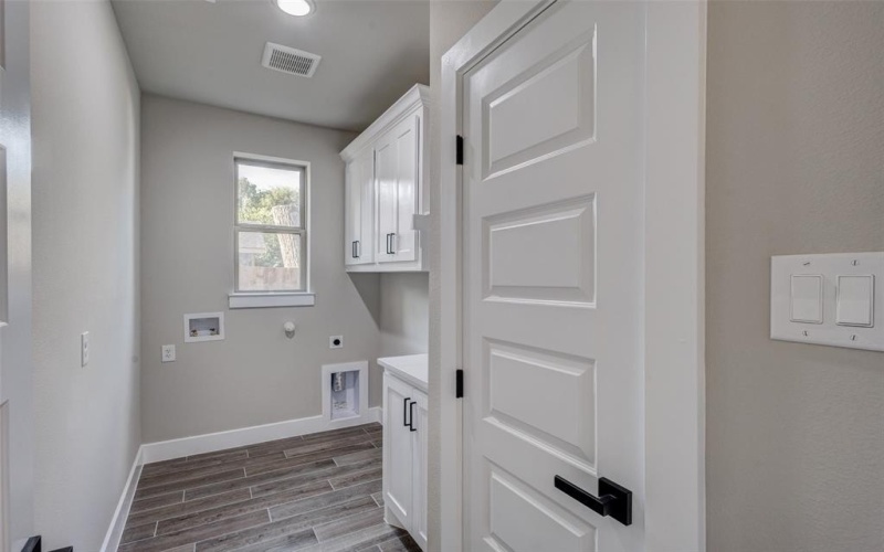 408 Larry Drive, Irving, TX 75060, 5 Bedrooms Bedrooms, ,3 BathroomsBathrooms,Residential,For Sale,408 Larry Drive,21020894