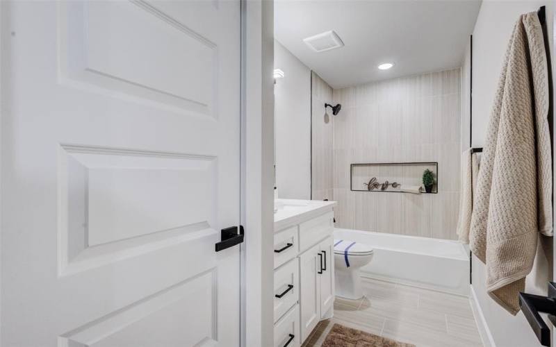 408 Larry Drive, Irving, TX 75060, 5 Bedrooms Bedrooms, ,3 BathroomsBathrooms,Residential,For Sale,408 Larry Drive,21020894