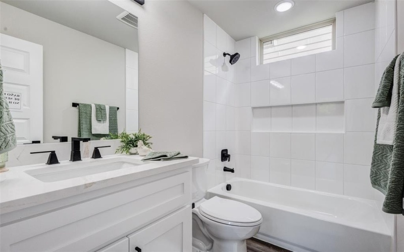 408 Larry Drive, Irving, TX 75060, 5 Bedrooms Bedrooms, ,3 BathroomsBathrooms,Residential,For Sale,408 Larry Drive,21020894