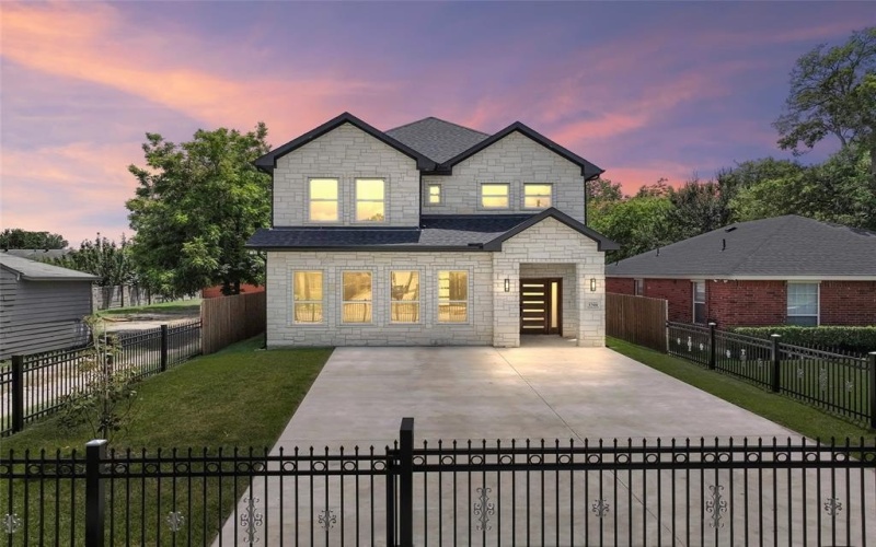 3708 Mcbroom Street, Dallas, TX 75212, 4 Bedrooms Bedrooms, ,2 BathroomsBathrooms,Residential,For Sale,3708 Mcbroom Street,21020610