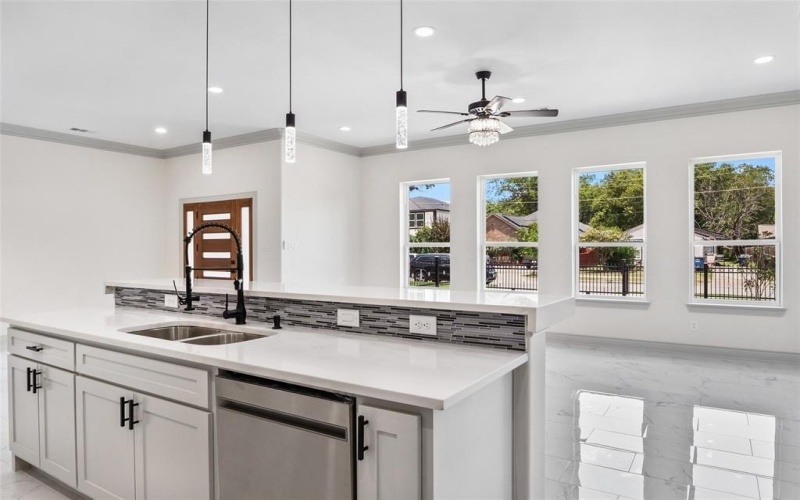3708 Mcbroom Street, Dallas, TX 75212, 4 Bedrooms Bedrooms, ,2 BathroomsBathrooms,Residential,For Sale,3708 Mcbroom Street,21020610