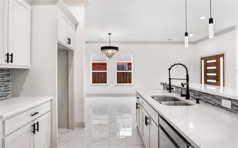 3708 Mcbroom Street, Dallas, TX 75212, 4 Bedrooms Bedrooms, ,2 BathroomsBathrooms,Residential,For Sale,3708 Mcbroom Street,21020610