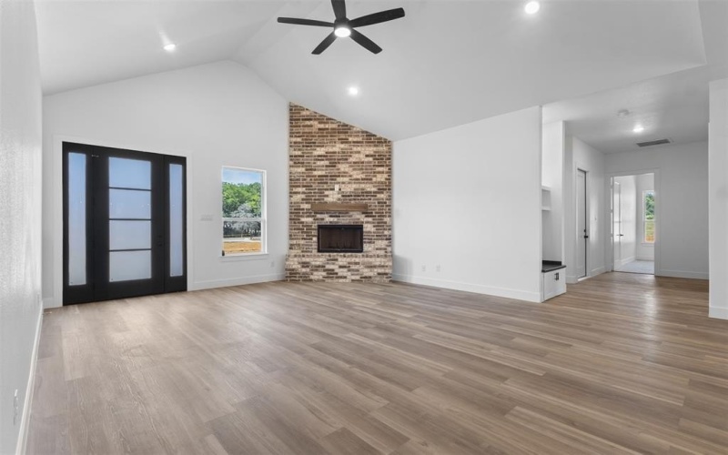 5718 Thousand Oaks Drive, Joshua, TX 76058, 4 Bedrooms Bedrooms, ,2 BathroomsBathrooms,Residential,For Sale,5718 Thousand Oaks Drive,21020918
