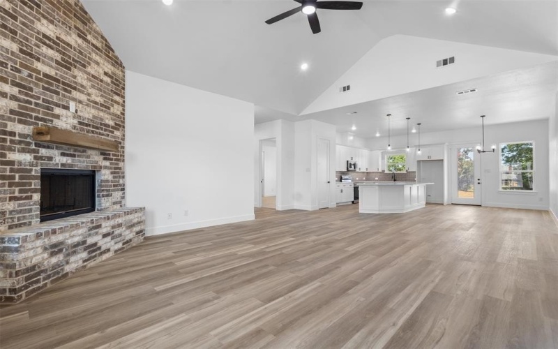 5718 Thousand Oaks Drive, Joshua, TX 76058, 4 Bedrooms Bedrooms, ,2 BathroomsBathrooms,Residential,For Sale,5718 Thousand Oaks Drive,21020918