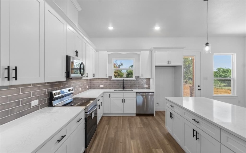 5718 Thousand Oaks Drive, Joshua, TX 76058, 4 Bedrooms Bedrooms, ,2 BathroomsBathrooms,Residential,For Sale,5718 Thousand Oaks Drive,21020918