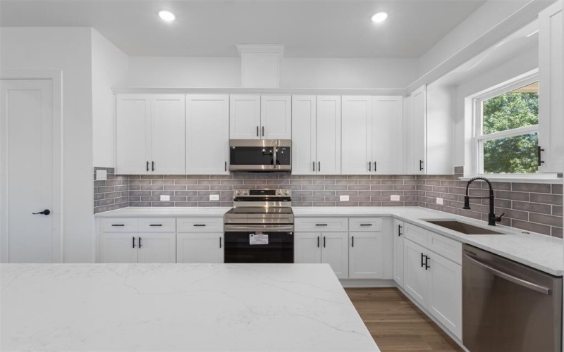 5718 Thousand Oaks Drive, Joshua, TX 76058, 4 Bedrooms Bedrooms, ,2 BathroomsBathrooms,Residential,For Sale,5718 Thousand Oaks Drive,21020918