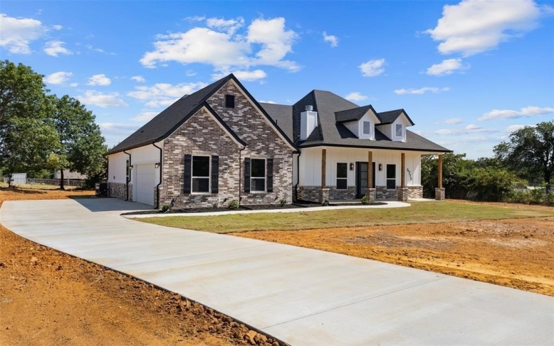 5718 Thousand Oaks Drive, Joshua, TX 76058, 4 Bedrooms Bedrooms, ,2 BathroomsBathrooms,Residential,For Sale,5718 Thousand Oaks Drive,21020918