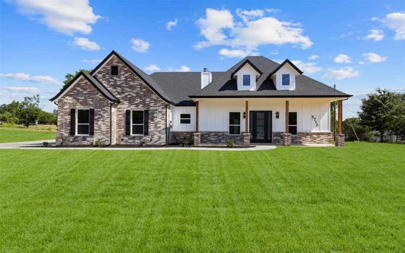 5718 Thousand Oaks Drive, Joshua, TX 76058, 4 Bedrooms Bedrooms, ,2 BathroomsBathrooms,Residential,For Sale,5718 Thousand Oaks Drive,21020918