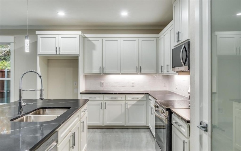 1963 Dennison Street, Dallas, TX 75212, 4 Bedrooms Bedrooms, ,3 BathroomsBathrooms,Residential,For Sale,1963 Dennison Street,21020962