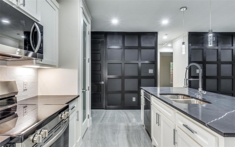 1963 Dennison Street, Dallas, TX 75212, 4 Bedrooms Bedrooms, ,3 BathroomsBathrooms,Residential,For Sale,1963 Dennison Street,21020962